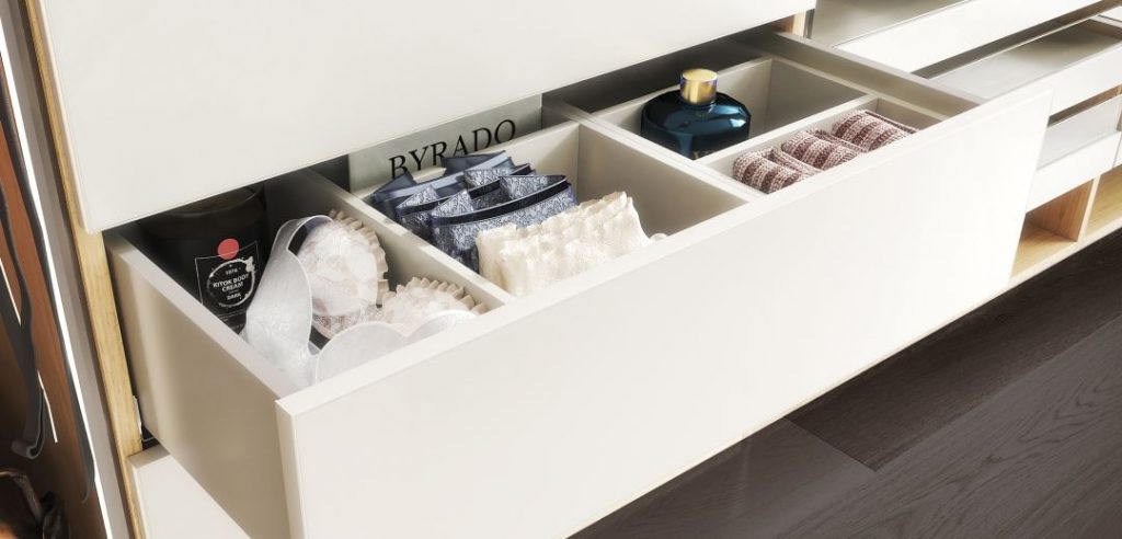 Dressing sur-mesure perfect blanc mat, chêne vicenza et noir, organiseur de tiroir