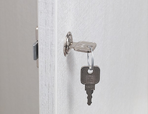 La serrure pour les tiroirs ou placards dans un open space