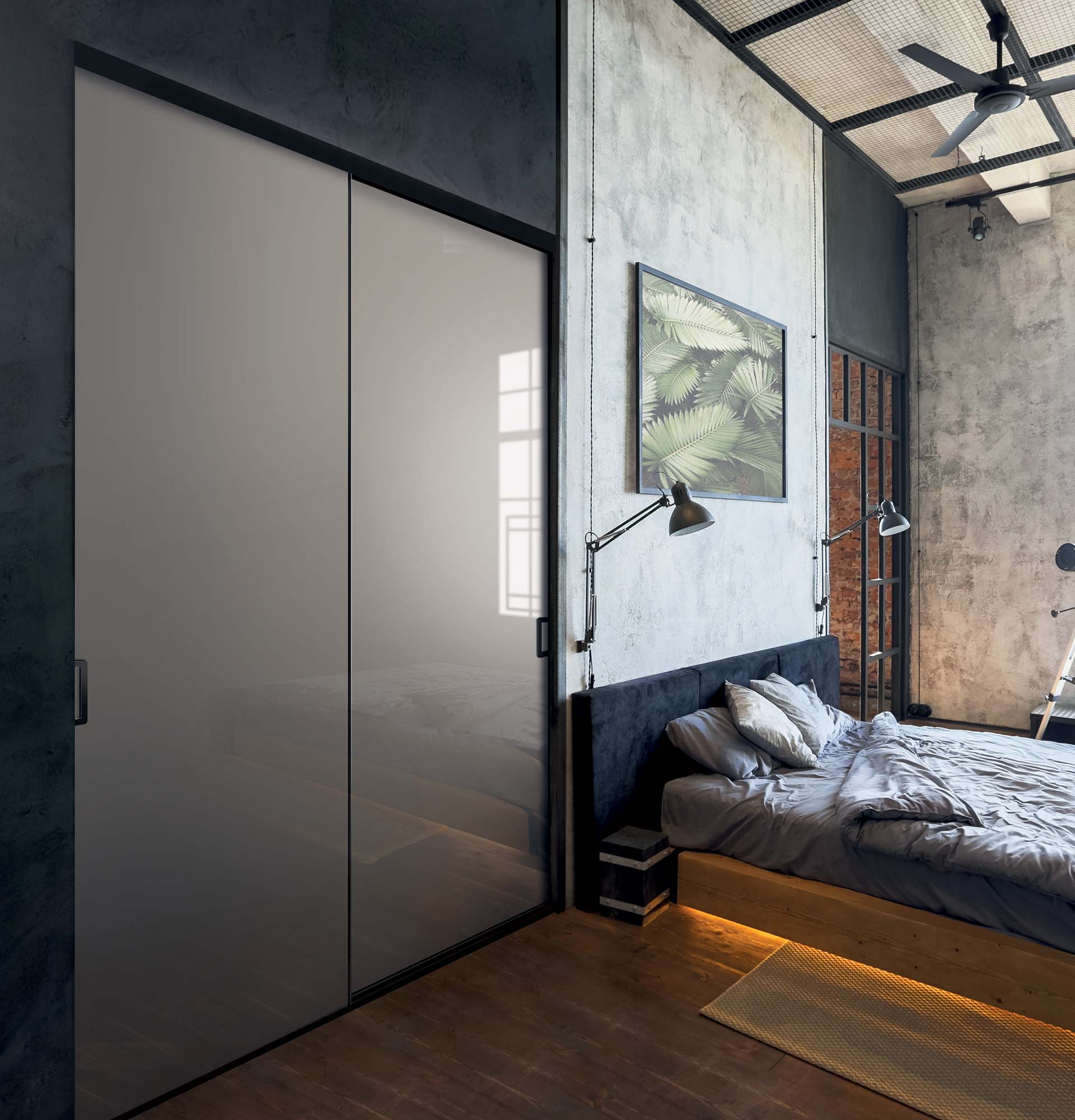 Portes de placard profil Cézame noir mat, vitre laquée gris tendre, poignée cézame light noire