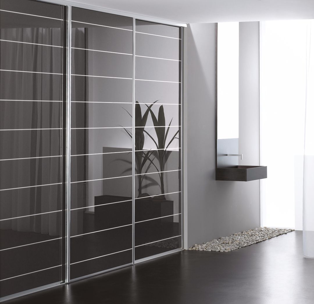 Portes de placard salle de bain Platine argent brillant, vitre laquée incisée argent chocolat