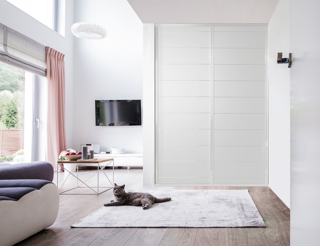 Portes de placard salon Diamant blanc mat, vitre contrast incisée white avec Coulisoft et rail bas nivelable