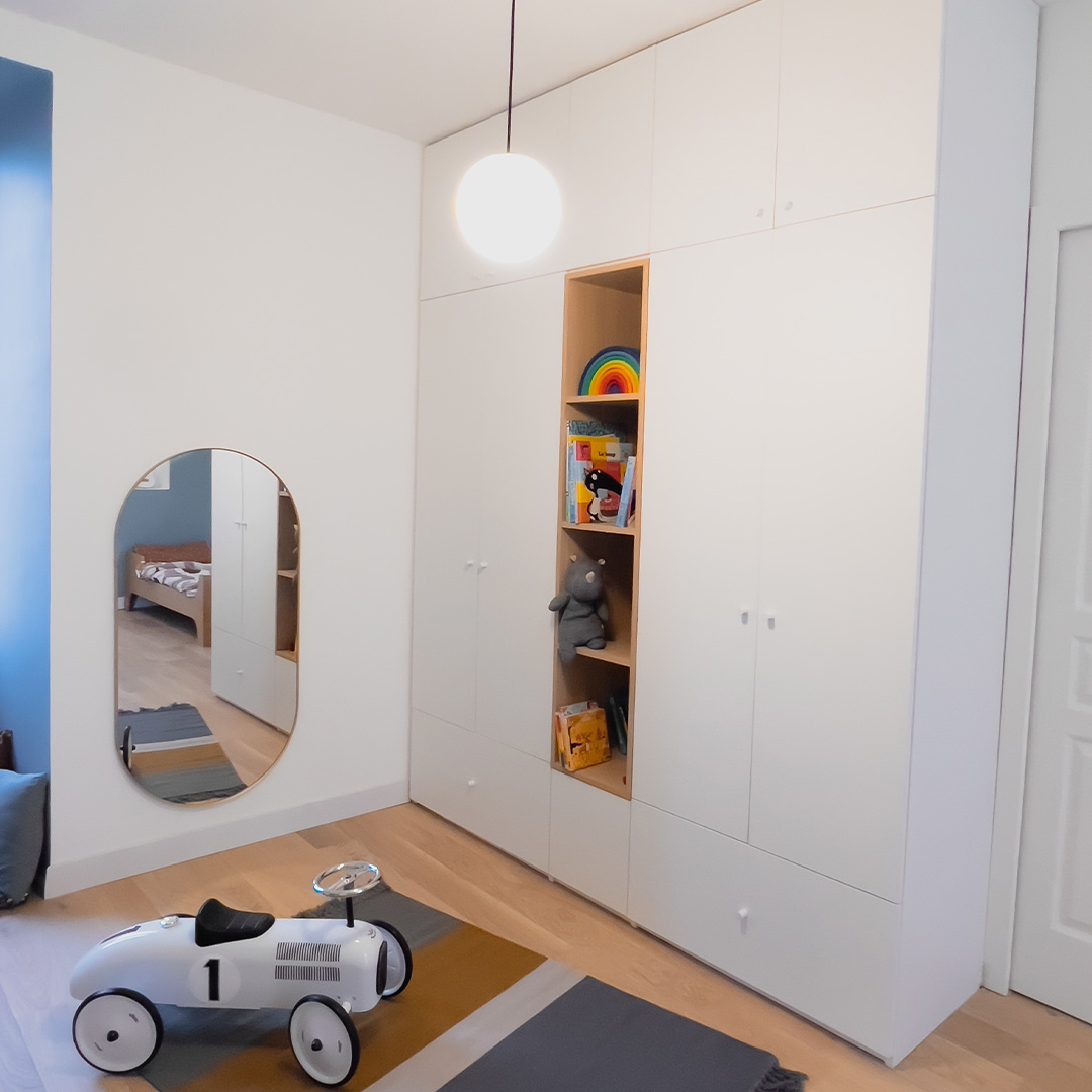 Rangement sur-mesure – Blanc premium et Chêne Vicenza